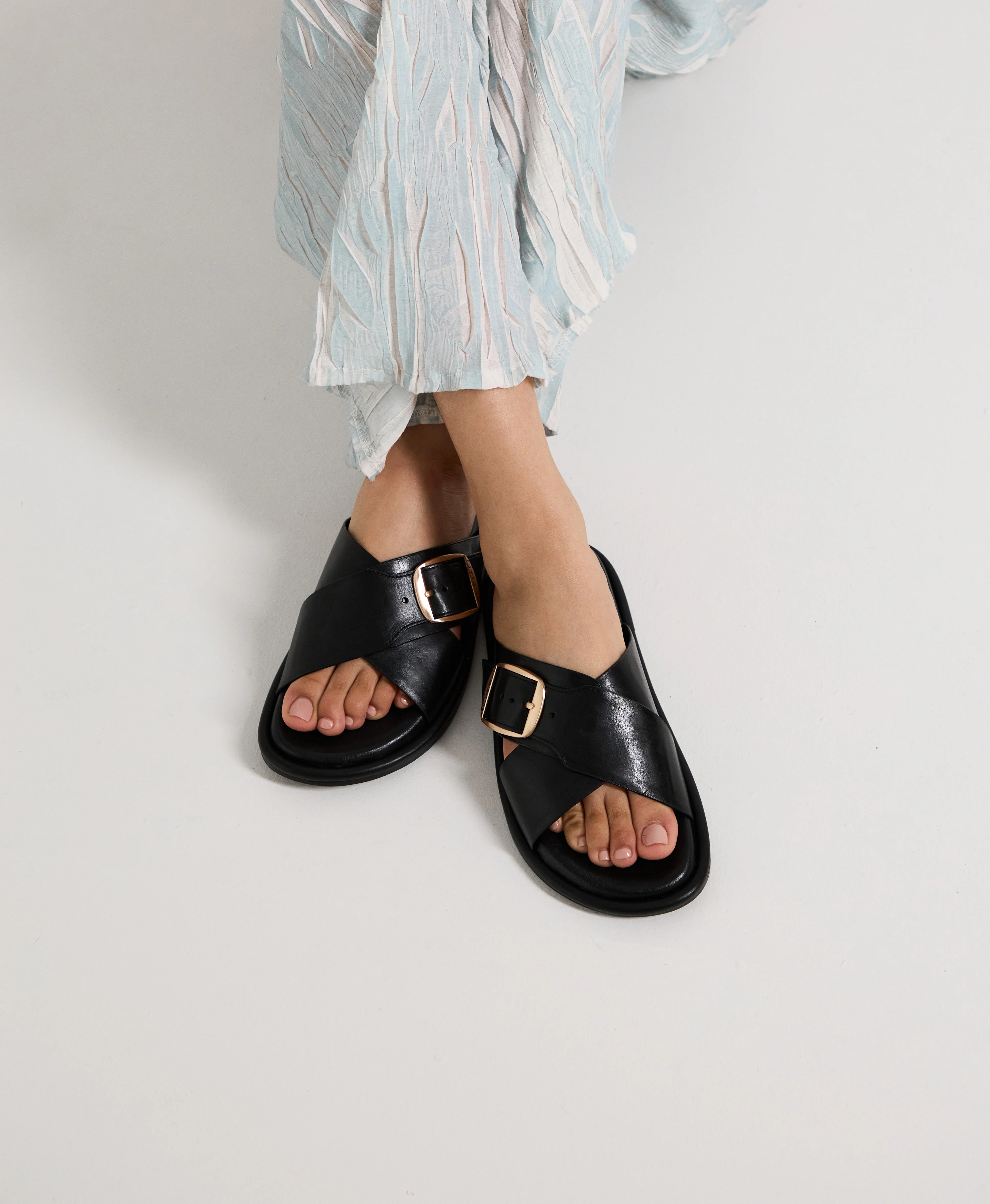 Chloe Slide - Image 2
