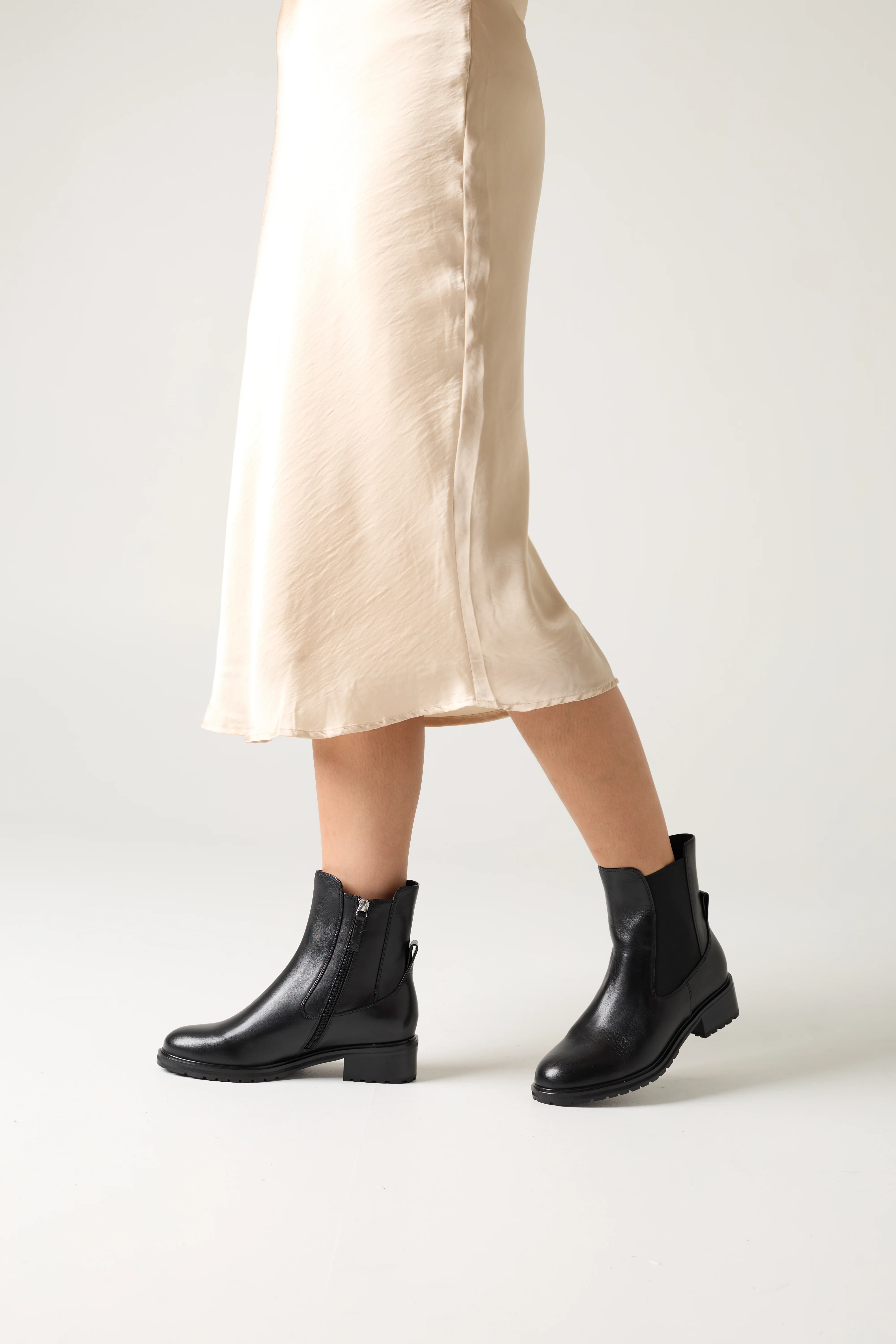 Emery Wide Ankle Boot - Image 2