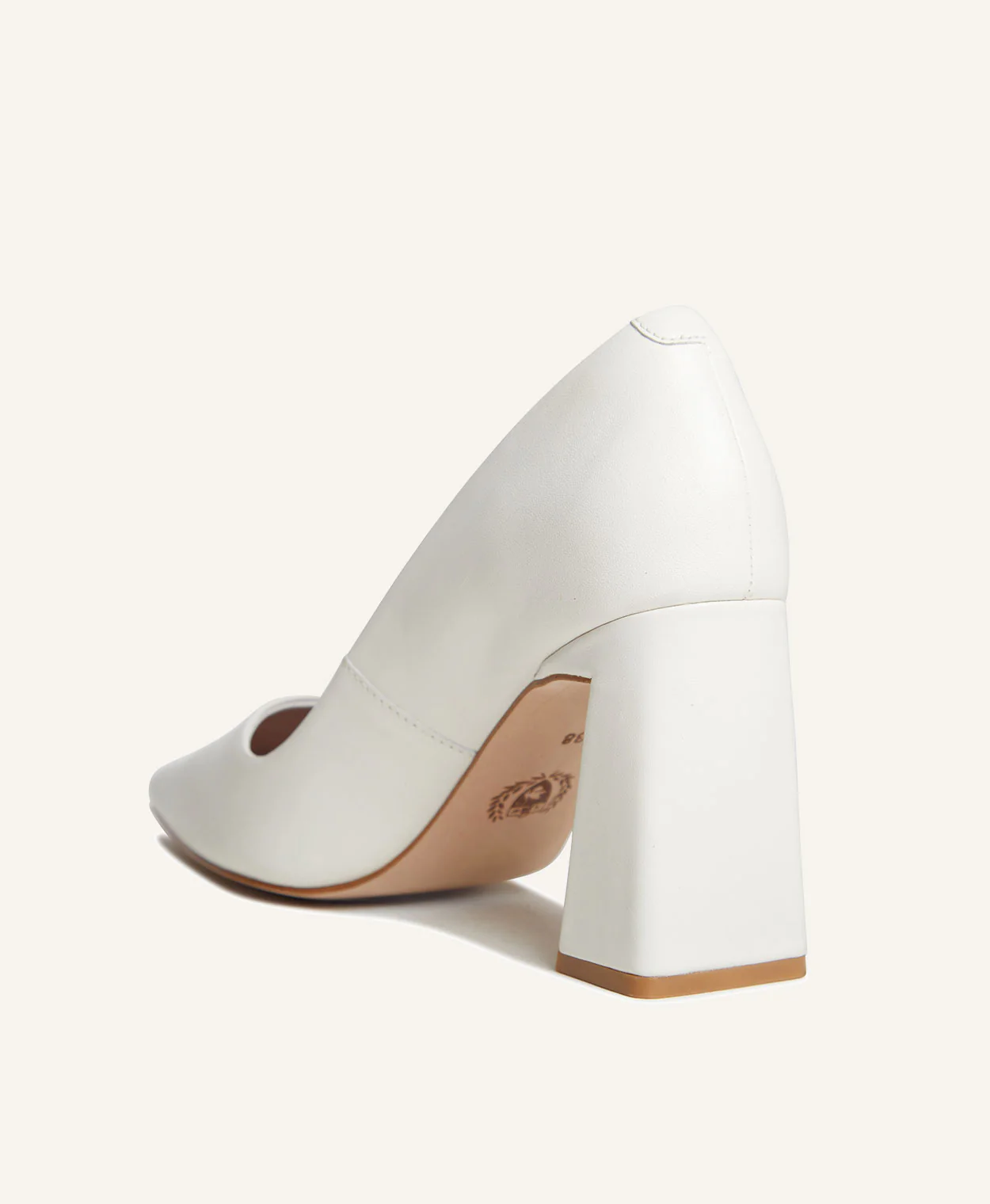 Margot Heel - Image 4